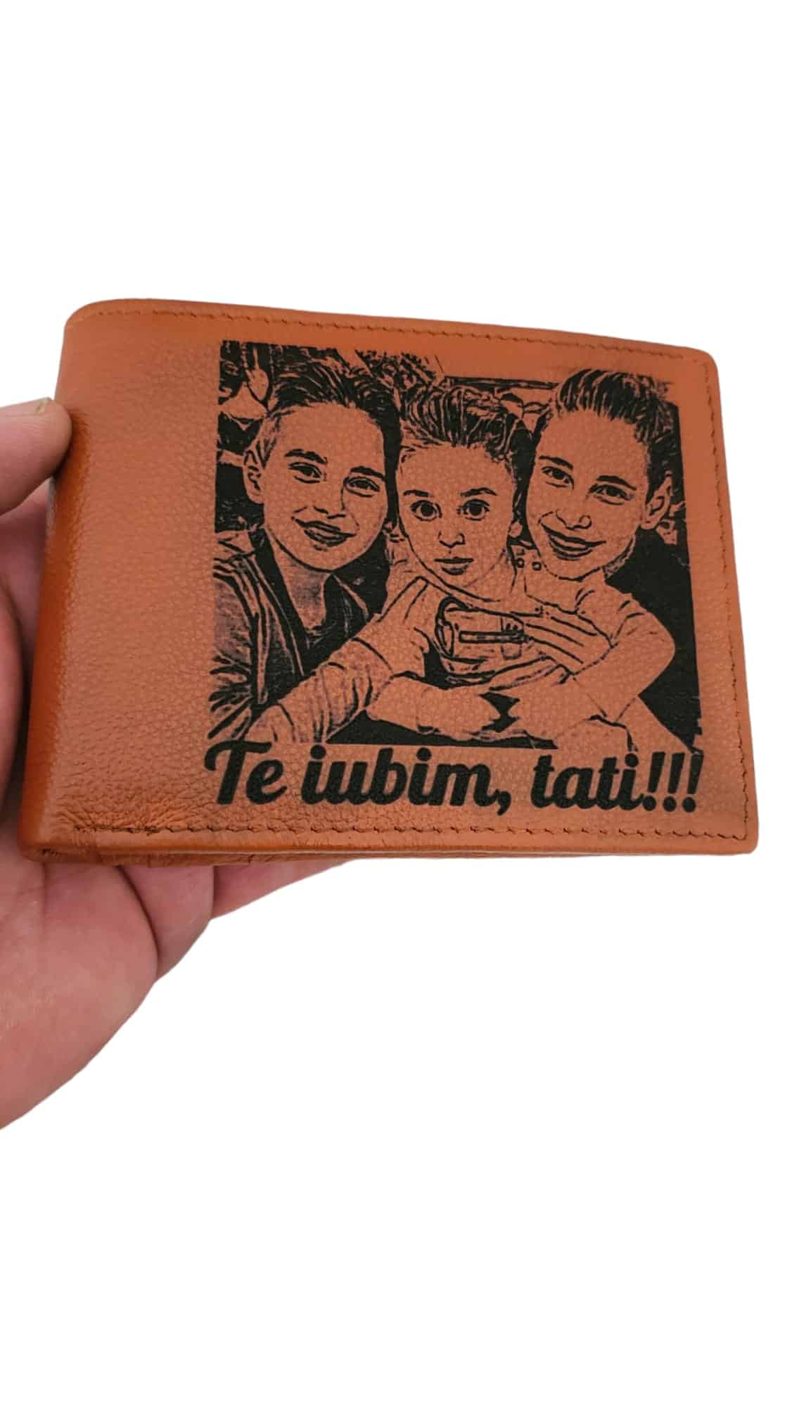 portofel fara capsa maro coniac cu poza si text