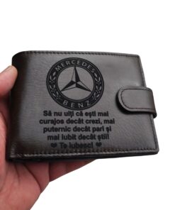 portofel piele naturala  maro cu capsa logo auto si text