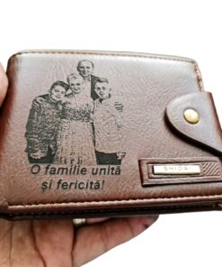Portofel Personalizat 'O familie fericita', barbati, piele , cu capsa, maro