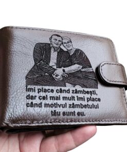 Portofel personalizat piele naturala maro Imi placa cand zambesti