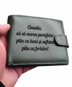portofel verde cu capsa piele naturala plin cu bani